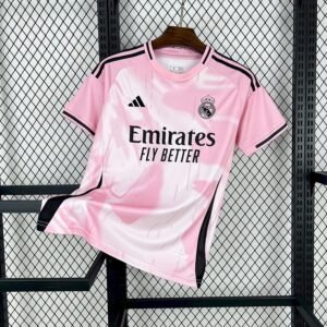 Maillot de Real Madrid couleur rose extérieur