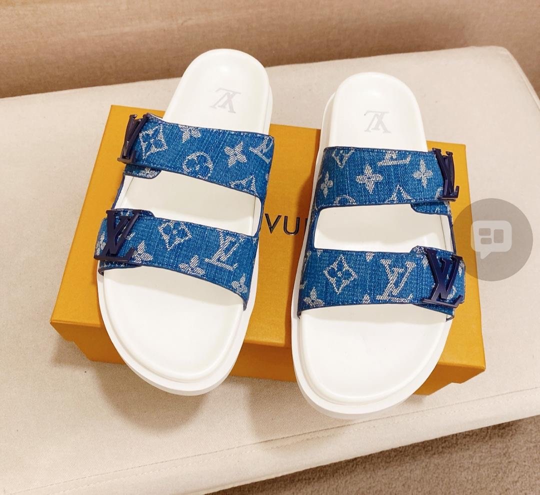 🔥 SANDALES DISPONIBLES 🔥 ✨ Qualité supérieure 100 % 👞 Matière : cuir 💎 Finition élégante, confortable et résistante 📏 Pointures disponibles : 40 à 45 👉 Messieurs, faites votre choix dès maintenant ! 📦 Disponible en quantité limitée — passez votre commande rapideme