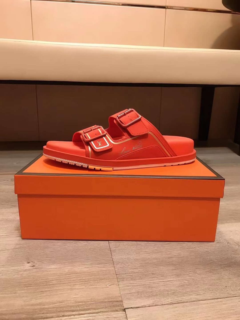 Mule Louis Vuitton x NBA Trainer
Disponible
Pointure 40@45