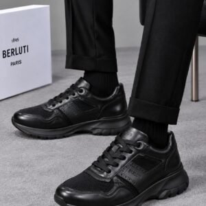 * ✨ Design élégant et haut de gamme
* 🖤  effet cuir
* 👌 Finition soignée et détails perforés
* 🪢 Fermeture à lacets
* 🦶 Semelle épaisse avec bonne adhérence
* 🤝 Modèle confortable pour une utilisation quotidienne
* 👔 Facile à porter avec un pantalon, un jean ou une tenue habillée