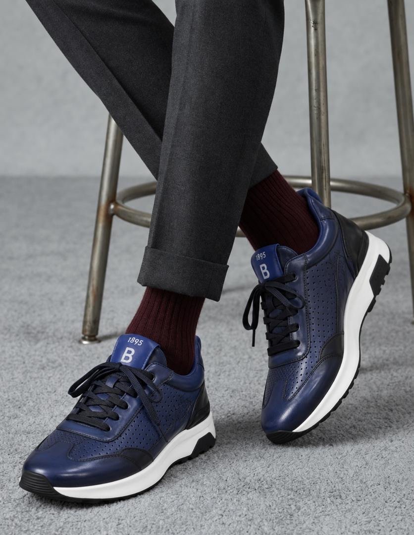 * ✨ Design élégant et haut de gamme
* 💙 bleu effet cuir
* 👌 Finition soignée et détails perforés
* 🪢 Fermeture à lacets
* 🦶 Semelle épaisse avec bonne adhérence
* 🤝 Modèle confortable pour une utilisation quotidienne
* 👔 Facile à porter avec un pantalon, un jean ou une tenue habillée – Image 2
