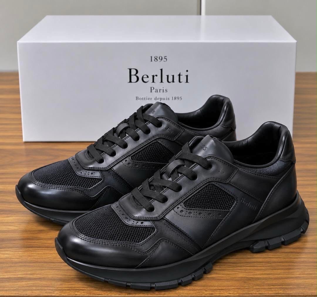 * ✨ Design élégant et haut de gamme
* 🖤 effet cuir
* 👌 Finition soignée et détails perforés
* 🪢 Fermeture à lacets
* 🦶 Semelle épaisse avec bonne adhérence
* 🤝 Modèle confortable pour une utilisation quotidienne
* 👔 Facile à porter avec un pantalon, un jean ou une tenue habillée – Image 2