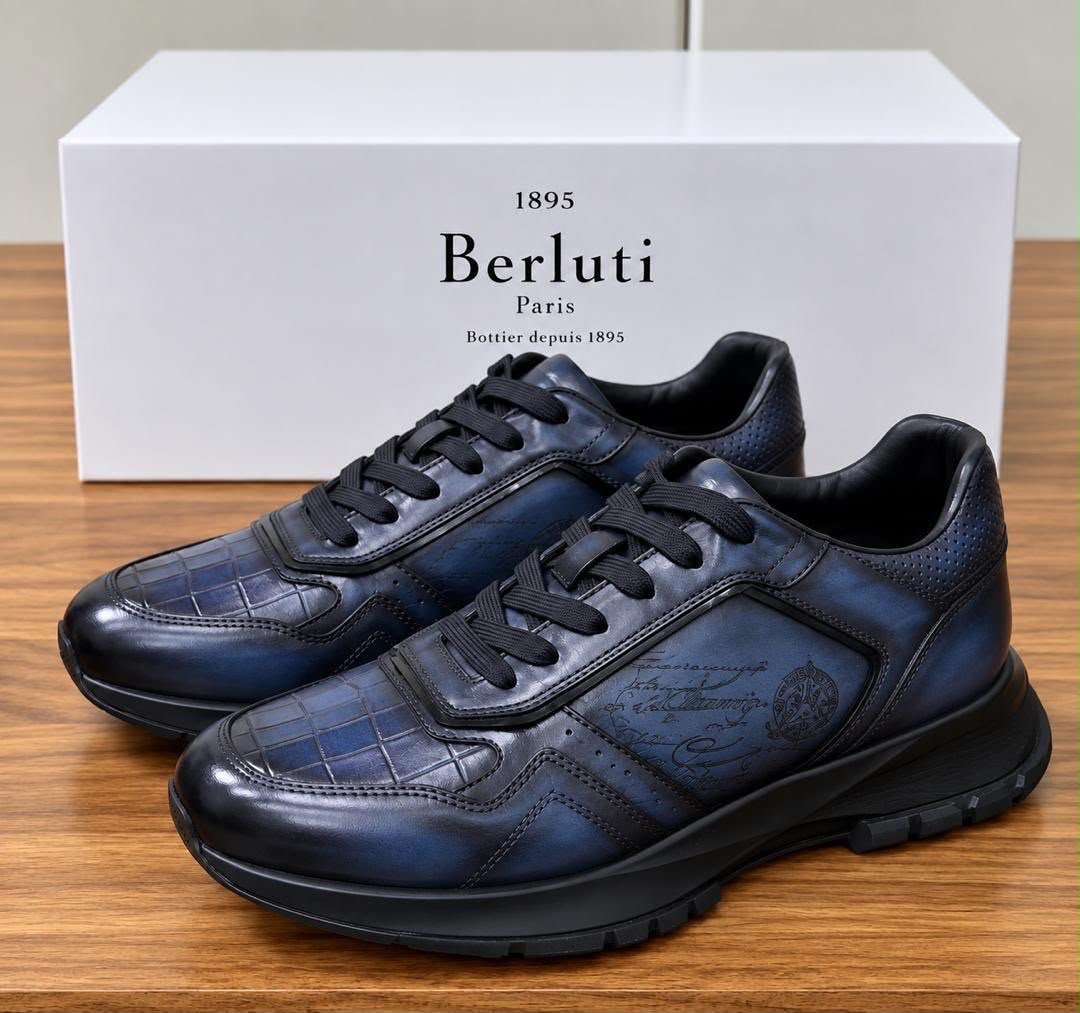 * ✨ Design élégant et haut de gamme
* 💙 bleu effet cuir
* 👌 Finition soignée et détails perforés
* 🪢 Fermeture à lacets
* 🦶 Semelle épaisse avec bonne adhérence
* 🤝 Modèle confortable pour une utilisation quotidienne
* 👔 Facile à porter avec un pantalon, un jean ou une tenue habillée – Image 2