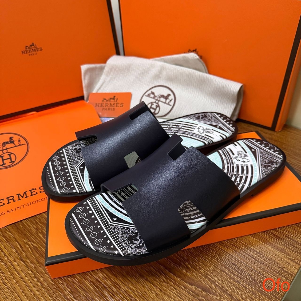 🔥 SANDALES DISPONIBLES 🔥 ✨ Qualité supérieure 100 % 👞 Matière : cuir 💎 Finition élégante, confortable et résistante 📏 Pointures disponibles : 40 à 45 👉 Messieurs, faites votre choix dès maintenant ! 📦 Disponible en quantité limitée — passez votre commande rapideme – Image 2