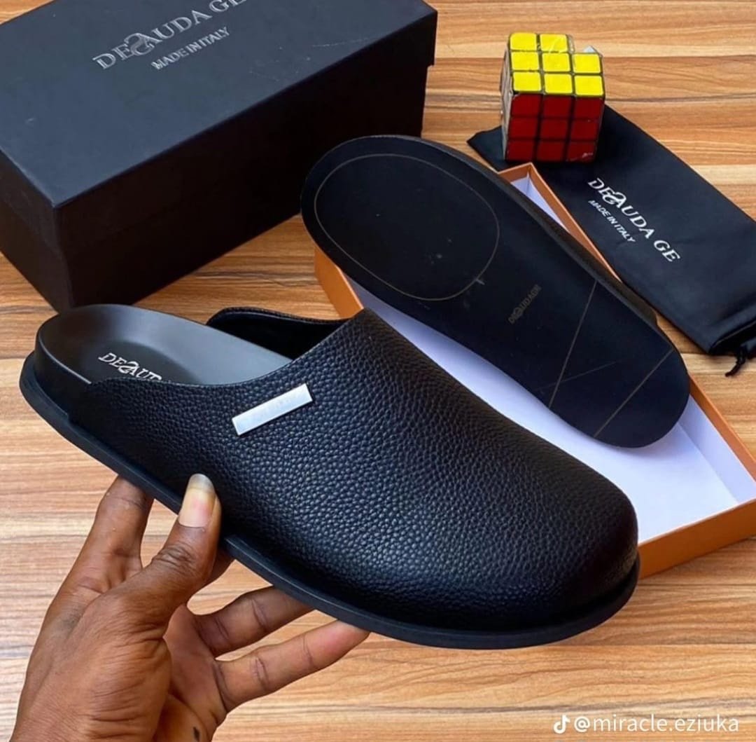 🔥 SANDALES DISPONIBLES 🔥 ✨ Qualité supérieure 100 % 👞 Matière : cuir 💎 Finition élégante, confortable et résistante 📏 Pointures disponibles : 40 à 45 👉 Messieurs, faites votre choix dès maintenant ! 📦 Disponible en quantité limitée — passez votre commande rapideme – Image 3