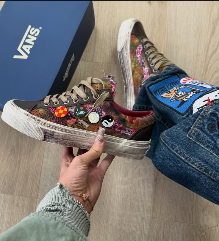 Disponible vans old
Pointure 39@45 – Image 2