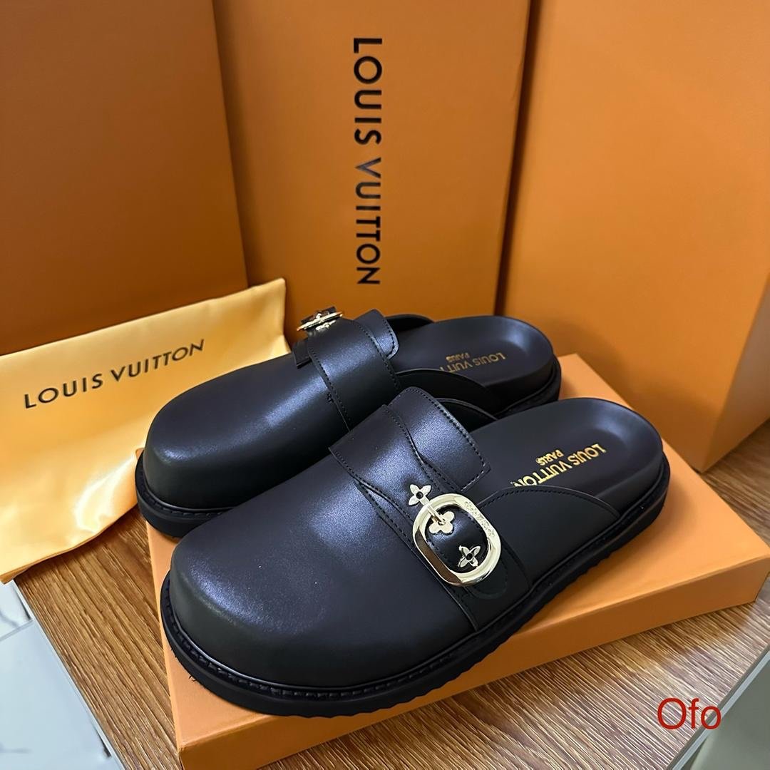 🔥 SANDALES DISPONIBLES 🔥 ✨ Qualité supérieure 100 % 👞 Matière : cuir 💎 Finition élégante, confortable et résistante 📏 Pointures disponibles : 40 à 45 👉 Messieurs, faites votre choix dès maintenant ! 📦 Disponible en quantité limitée — passez votre commande rapideme