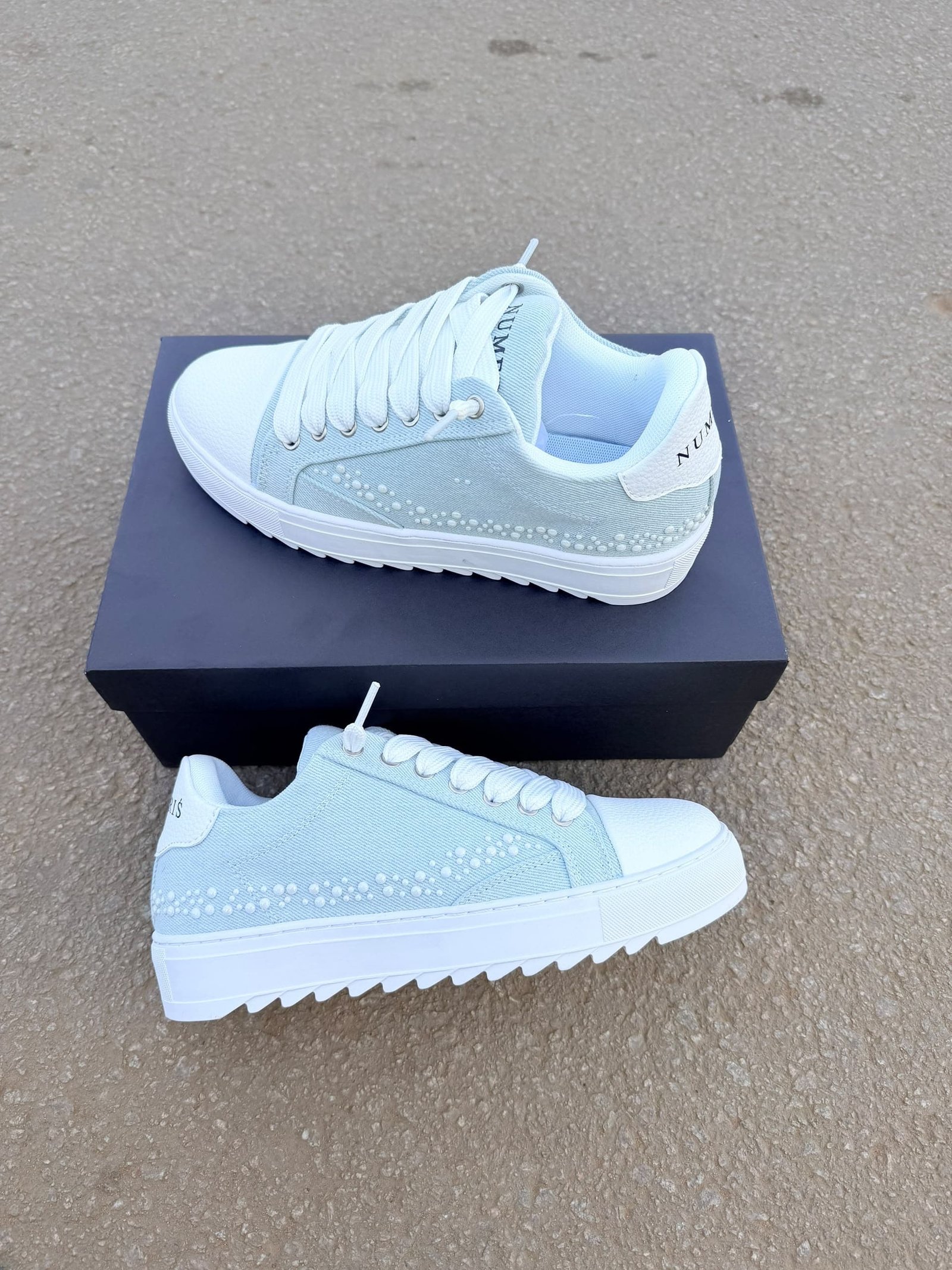 *NUMERIS*
*Disponible*
🦶🏾*Pointure 40 à 45
DANS SON COFFRET* 🎁 – Image 4