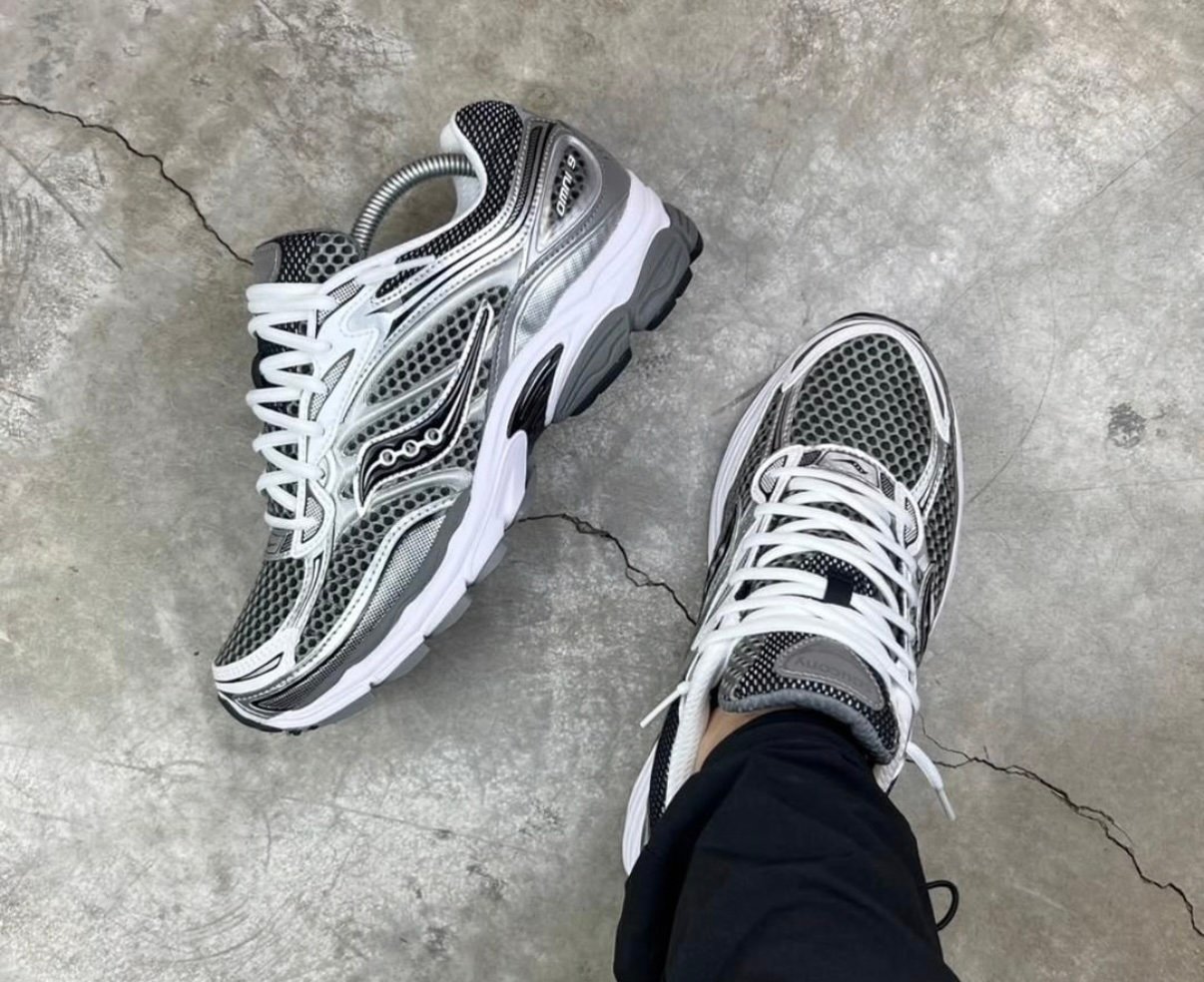 🔥 NOUVEL ARRIVAGE SAUCONY 🔥
Une basket au look sportif et très tendance 👟
âś… Design moderne
âś… Mesh respirant
âś… Semelle confortable
âś… Parfaite pour le quotidien et le sport
📏 Pointures disponibles : 40-45