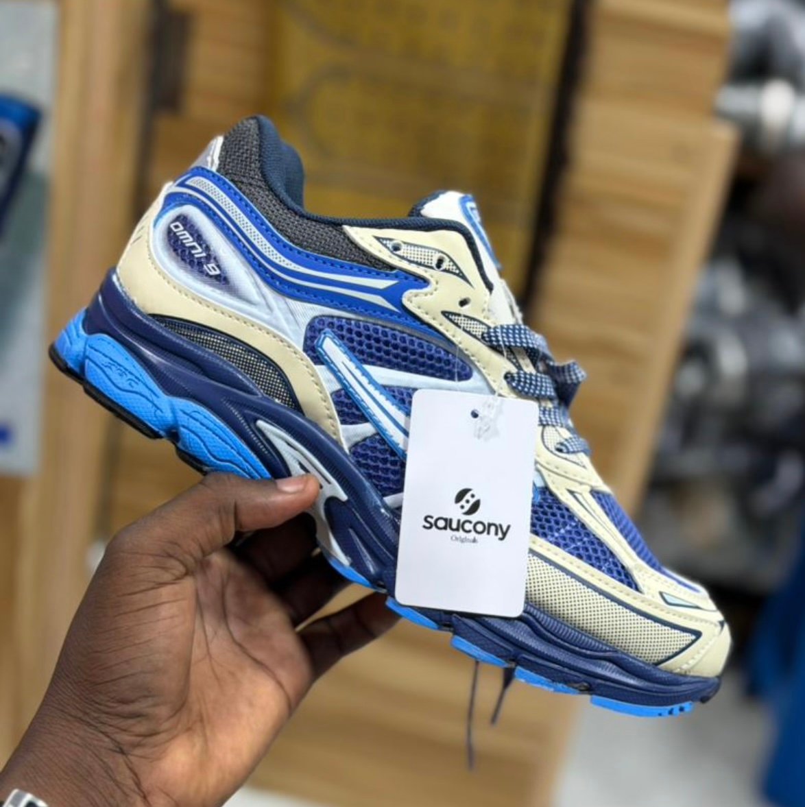 🔥 NOUVEL ARRIVAGE SAUCONY 🔥
Une basket au look sportif et très tendance 👟
✅ Design moderne
✅ Mesh respirant
✅ Semelle confortable
✅ Parfaite pour le quotidien et le sport
📏 Pointures disponibles : 40-45