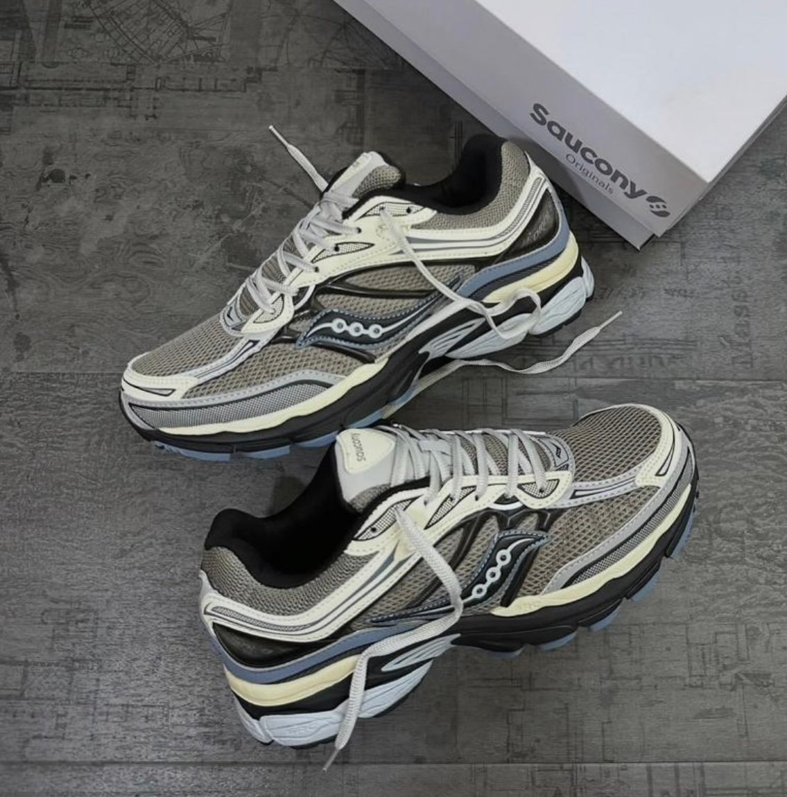 🔥 NOUVEL ARRIVAGE SAUCONY 🔥
Une basket au look sportif et très tendance 👟
âś… Design moderne
âś… Mesh respirant
âś… Semelle confortable
âś… Parfaite pour le quotidien et le sport
📏 Pointures disponibles : 40-45 – Image 2